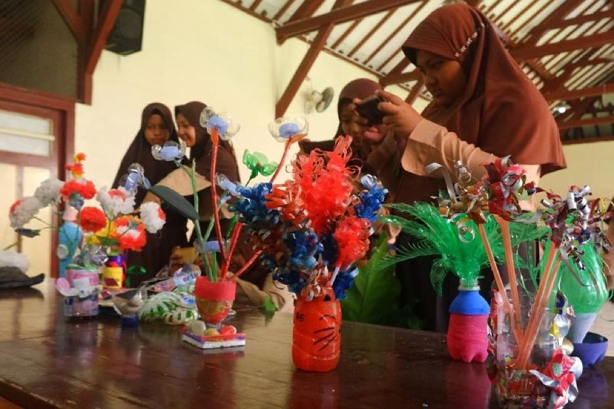Dekorasi 17 Agustus daur ulang