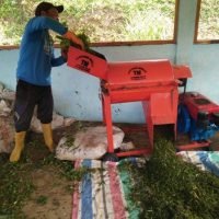 Warga Muara Laboh Bahu-membahu dalam Memproduksi Pupuk Kompos dan Bibit Unggul dalam Kegiatan APPT