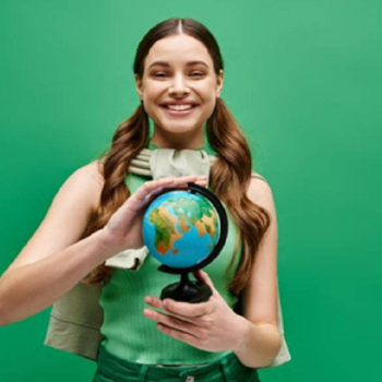 Peran Generasi Muda dalam Kampanye Hijau Sebagai Wujud Garda Terdepan untuk Keanekaragaman Hayati