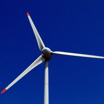 Mengenal Turbin Angin: Energi Terbarukan yang Menyegarkan