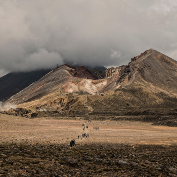 Tanah Vulkanik sebagai Sumber Nutrisi untuk Pertanian Berkelanjutan